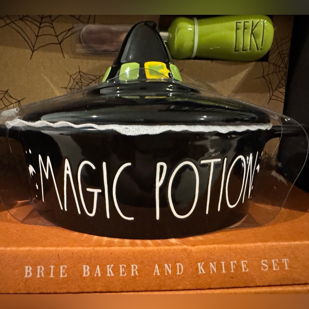 🚫SOLD🚫 Rae Dunn Magic Potion Ceramic Brie Baker and Knife Set - Picture 2 of 6